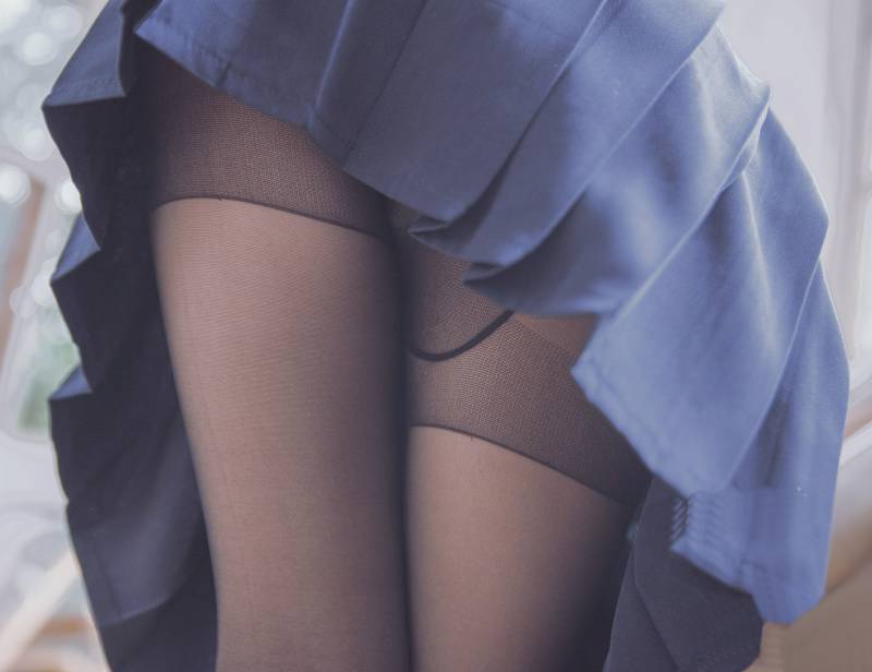 萌兰酱 萌小兔-废弃学校 [90P/1V/387M]