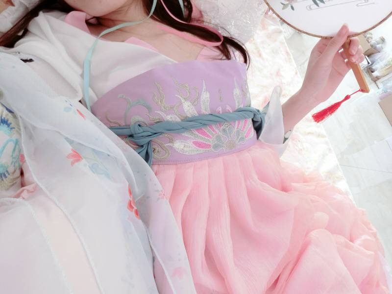 萌兰酱 萌小兔-粉色汉服 [100P/1V/280M]