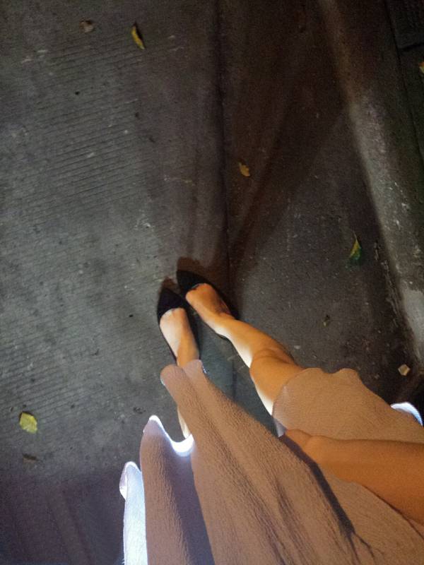 萌兰酱 萌小兔- 深夜马路户外 [30P/53M]