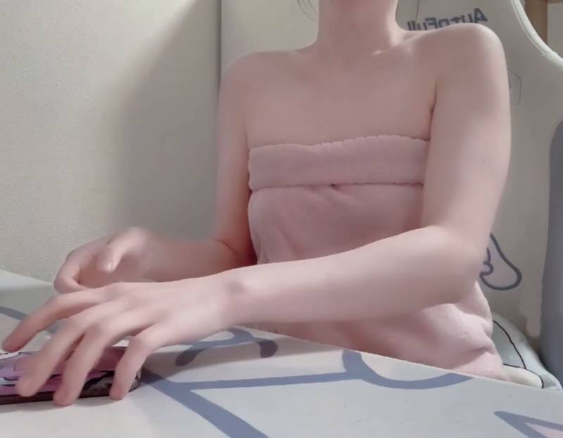 鸡教练 -性感网袜厨娘 [1v/522M]