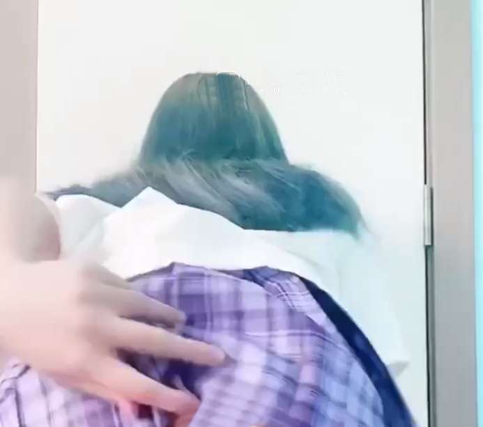 极品妹子 佐美 - 椅上JK学妹 [1v/159M]