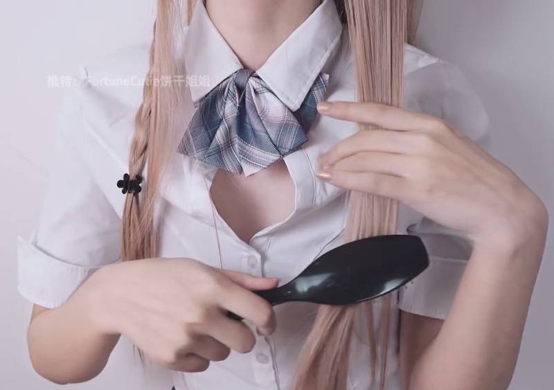 饼干姐姐 - 不良少女 [1V/552M]