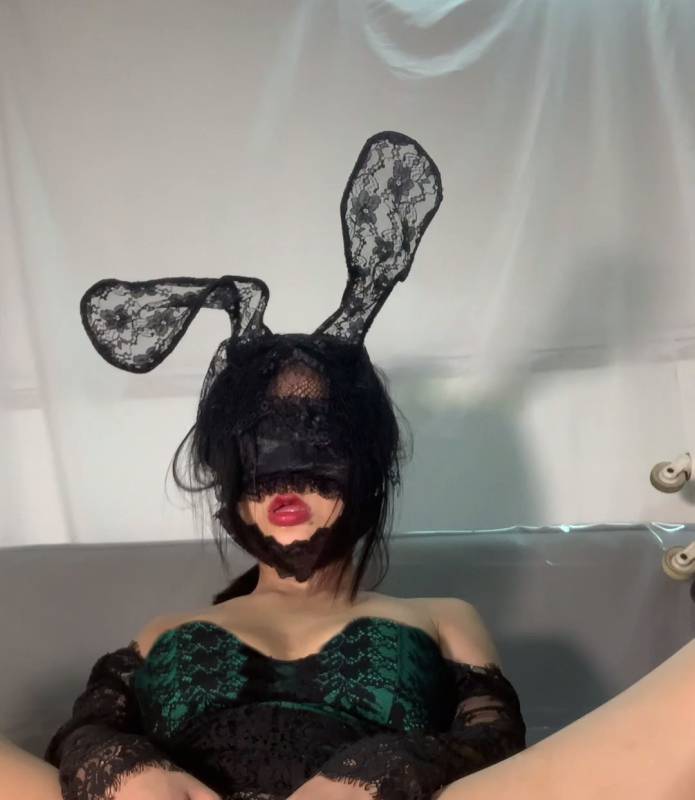 你的KK-兔耳镂空上衣灰丝 [1V+261M]