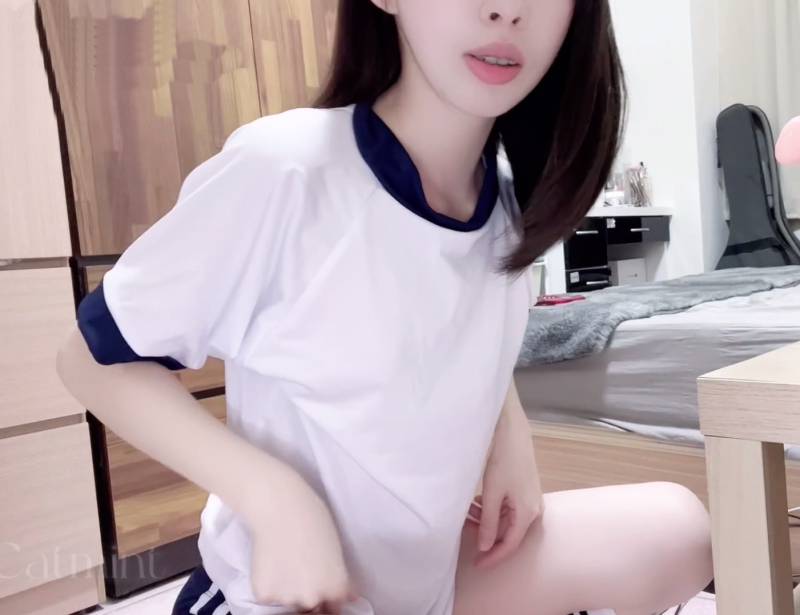 清纯妹子 catmint-新2套小合集 [2V/139M]