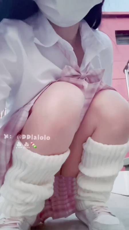 点点-粉色jk天台户外 [1V/159M]