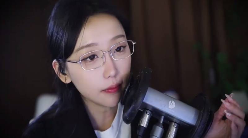 酥酥学姐 ASMR舔耳 [1V/153M]