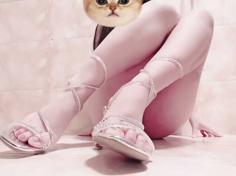 薇薇安-连体黑丝+高跟鞋 [2V/167M]