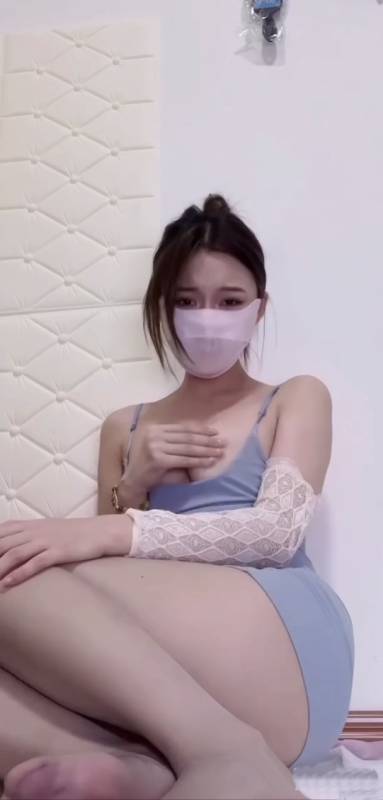 极品御姐 桃子 -蓝色吊带裙 [1V/68.7M]