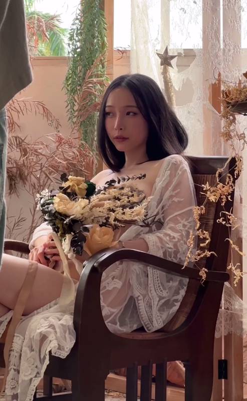 极品御姐-孙禾颐 jennypinky-原版视图 [11P/10V/1.18G]