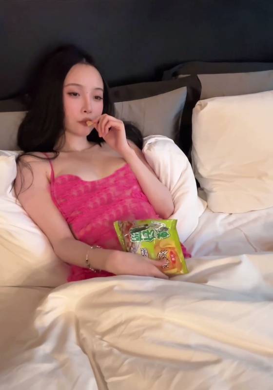 极品御姐-孙禾颐 jennypinky-原版视图 [11P/10V/1.18G]