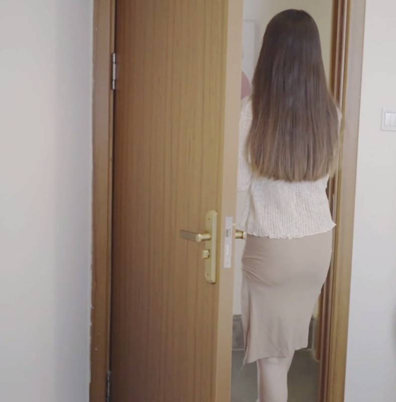 桥本香菜-与姐姐的男友秘密 [36P/1v/1.06G]