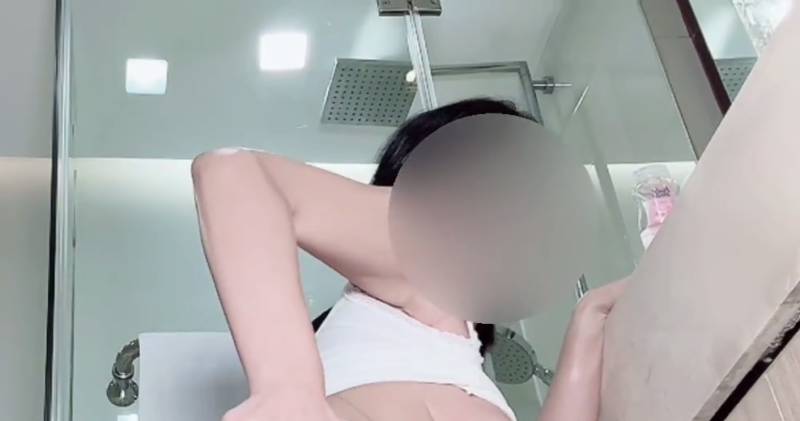 Npxvip-6.25最新短片-浴室 [1V/41.5M]