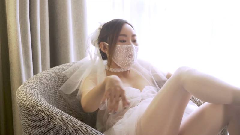 高人气御姐 米菲兔-6.29最新 结婚当天和伴郎前男友小插曲 [1v/1.72G]