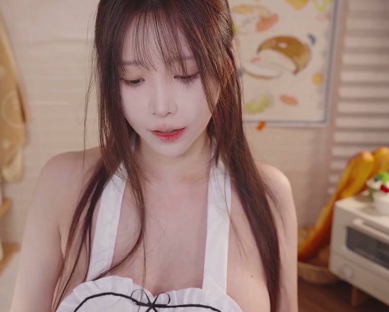 Yoonying私人专属の鲜奶油泡芙烘焙课 6月会限 [6P/1V/1.05G]