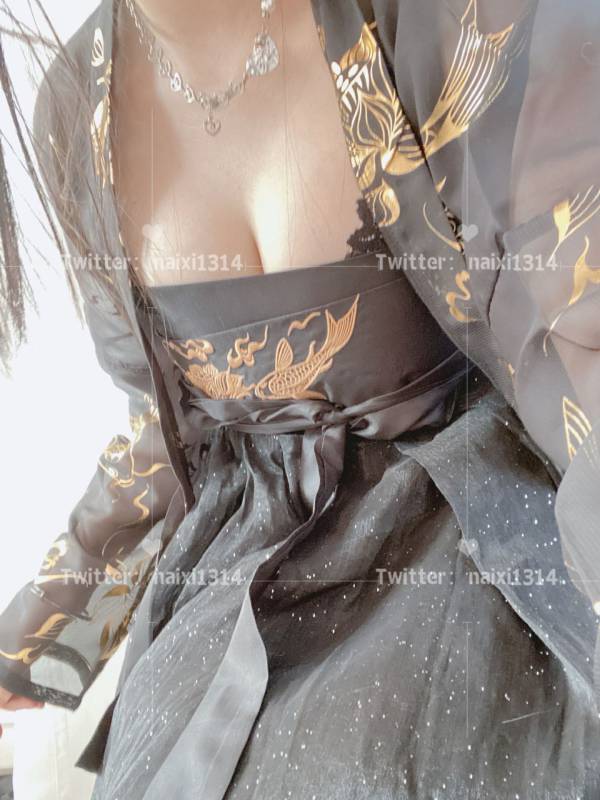 狍崽子-开档白丝 [26P/1V/604M]