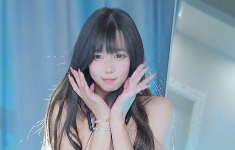 咬人小小兔-私人定制热舞 [1V/706M]