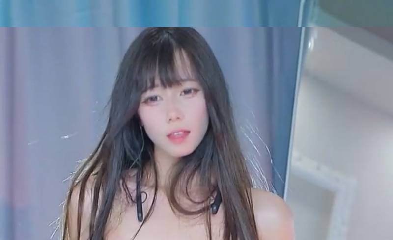 咬人小小兔-私人定制热舞 [1V/706M]