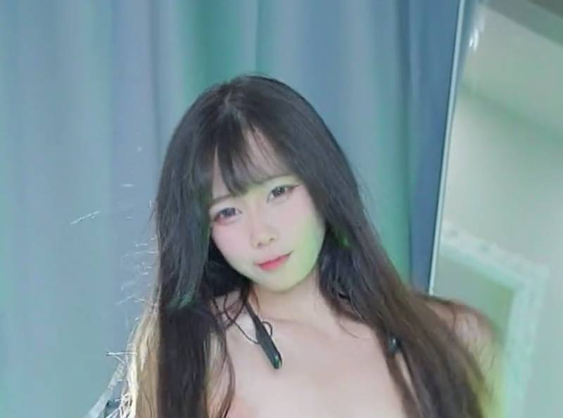 咬人小小兔-土豪私人定制热舞 [2V/1.70G]