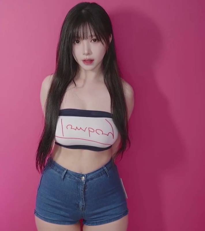 Yoonying-最新COS服店员为你亲自贴身试衣 [1V/547M]