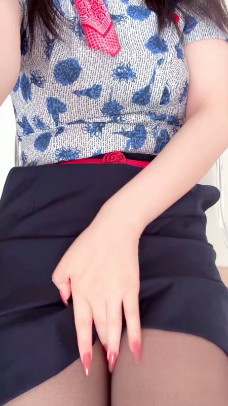 olive-空姐制服桌子底下的秘密 [1v/251M]