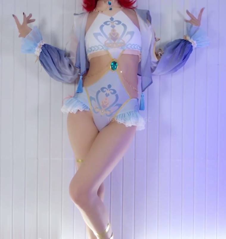 梵拉-9月妮露泳装cos [1V/317M]