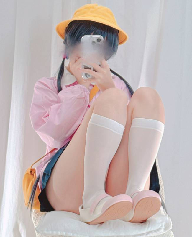 ayame-11月最新3套 小鸟游六花+噶呜·古拉+幼稚园 [36P/3V/189M]