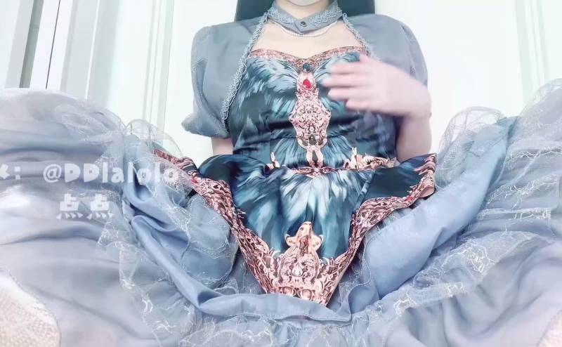 点点-新LO裙白网袜 [1V/242M]