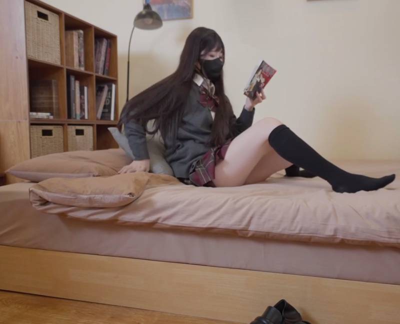 高人气御姐 桥本香菜-来家中的高冷学姐 [1V/625M]