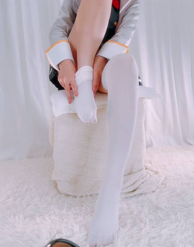 福利姬 ayame-11.29最新两套 蔚蓝档案 下江小春 [35P/5V/153M]