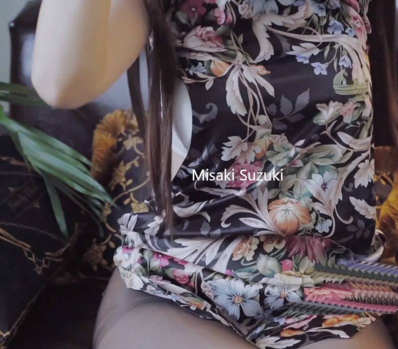 铃木美咲-花见月下 [35P/1V/896M]