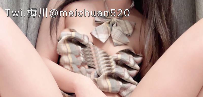 肉肉在干嘛-JK白袜帆布鞋 [1p/1v/584M]