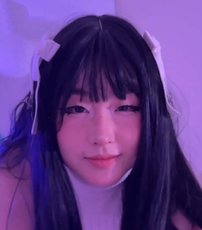 福利姬 噗噗-2.16 付费作品和鬼脸男友爱 [6V/589M]