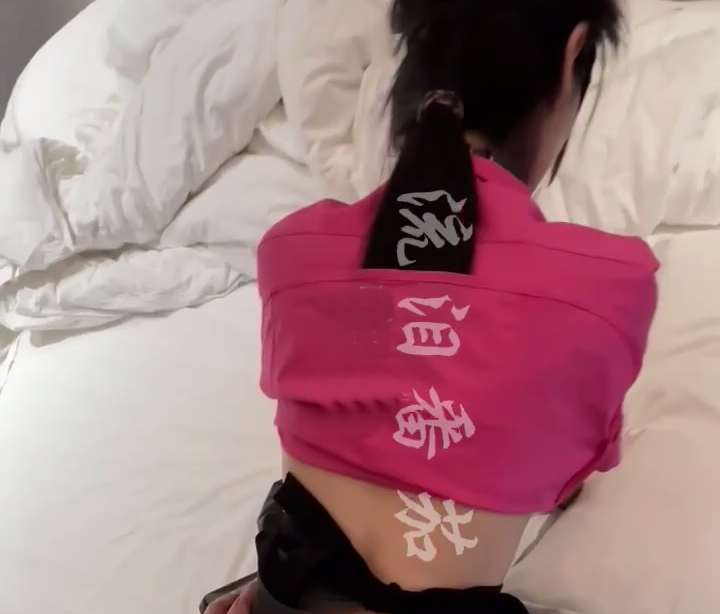 流泪番茄-包臀裙黑丝御姐 [1v/438M]