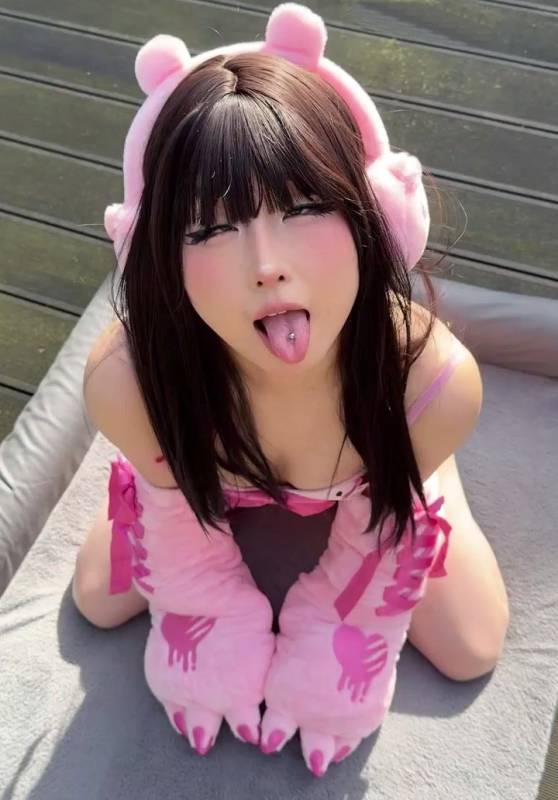 福利姬 噗噗-粉色暴力熊 [1V/1.89G]