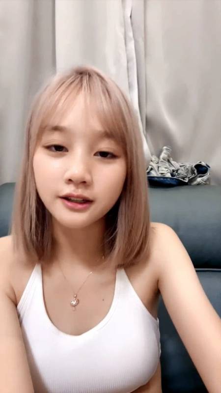 颜值高身材好乖巧听话的清纯校花兼职精彩直播 [1v/1.33G]