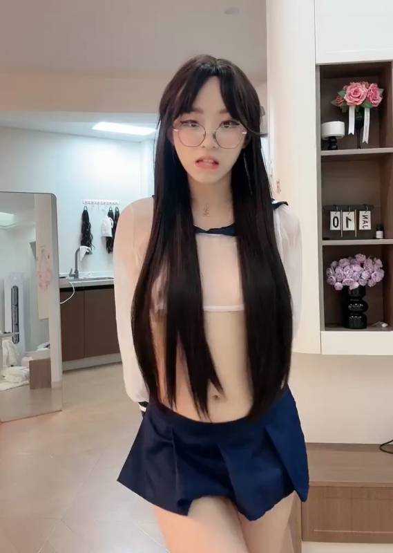 精品粉宝宝-透明水手服 [1V.330M]