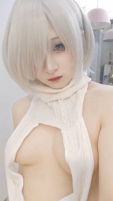 推特 江落-露脸coser学妹 [18p/8v/68M]