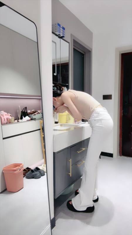 睡不醒的小美-土豪私人定制舞蹈 [1V/3.14G]