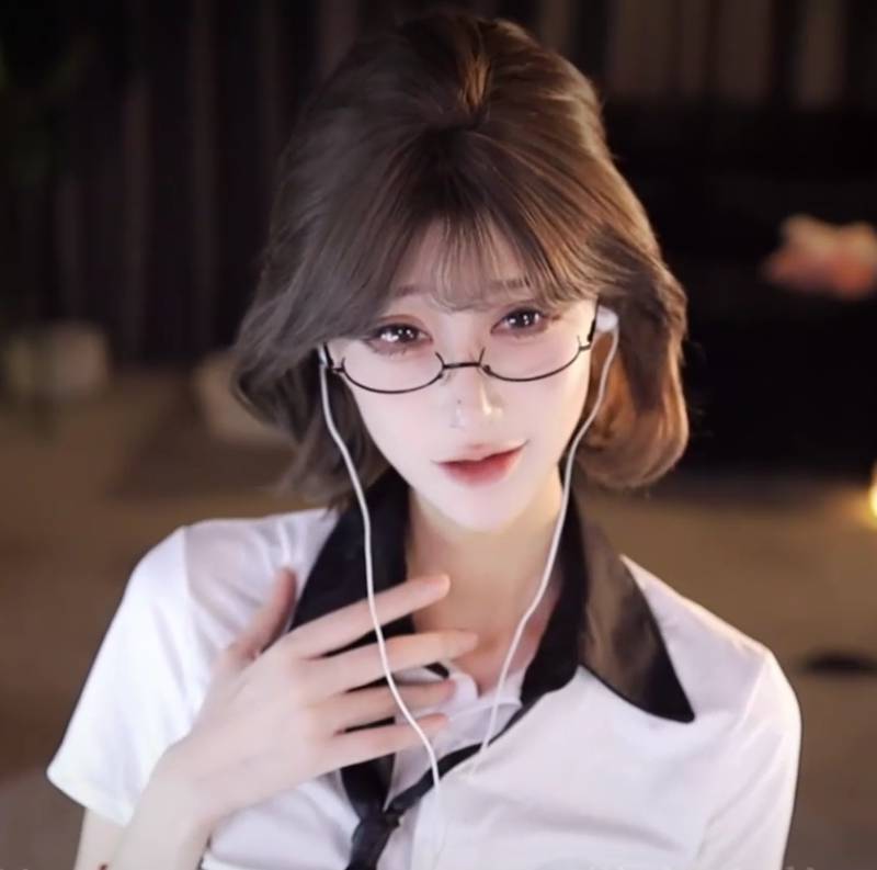 张爱玲-粉丝祭25.06.24 兔女郎为您爆衣服务 [1V/504M]