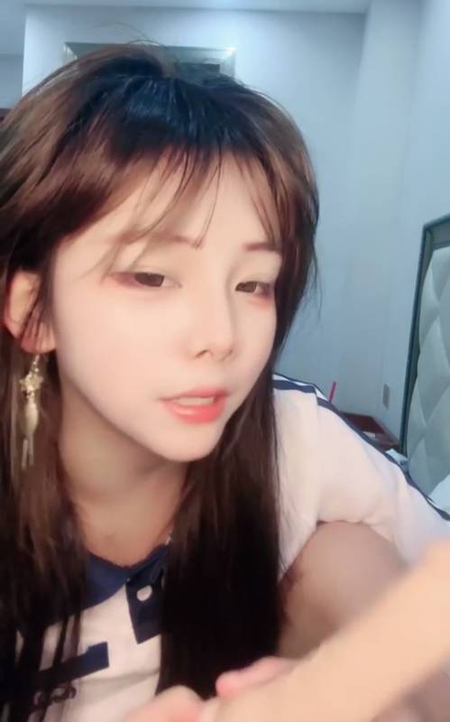 清纯校花 取悦-极品校花私下开播赚外快 [1V/458M]