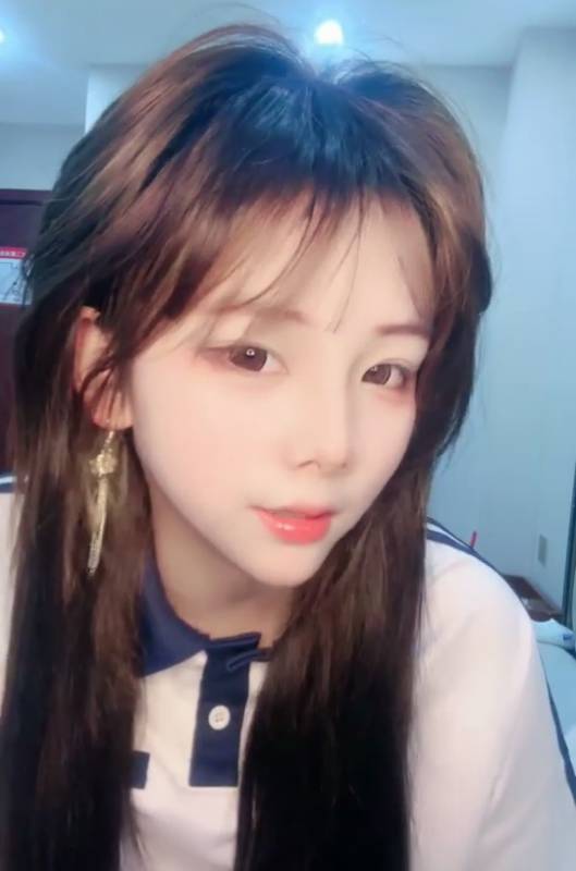 清纯校花 取悦-极品校花私下开播赚外快 [1V/458M]