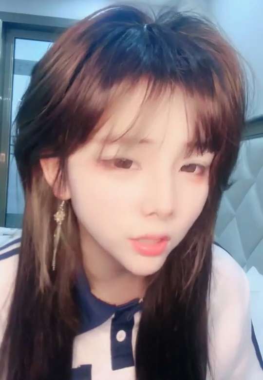 清纯校花 取悦-极品校花私下开播赚外快 [1V/458M]