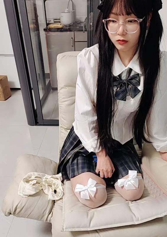 栗子喵-最新顶级双马尾订阅福利合集 [65p/46v/5G]