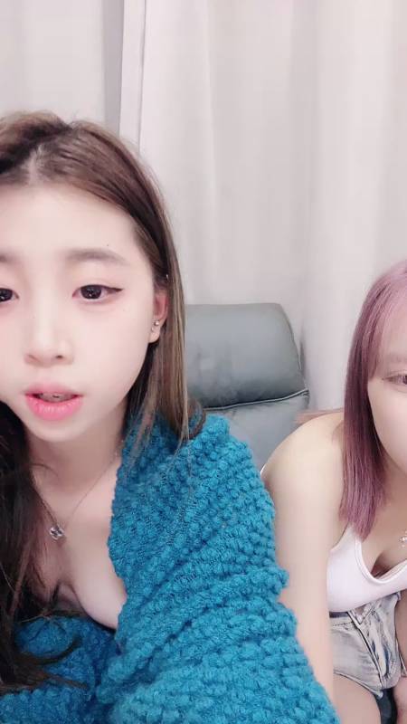 清纯校花 小艺同学-一群白白嫩嫩的妹子看着都养眼 [1v/1.10G]