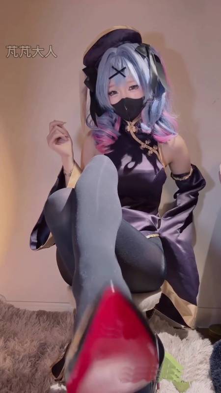 芃芃大人-11.3厚黑红底高跟 [2V/277M]