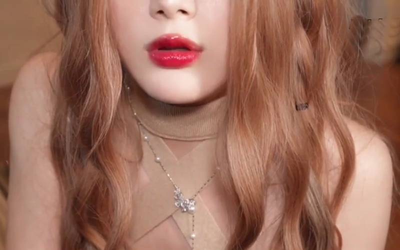 饼干姐姐-金髮女秘 [1V/807M]