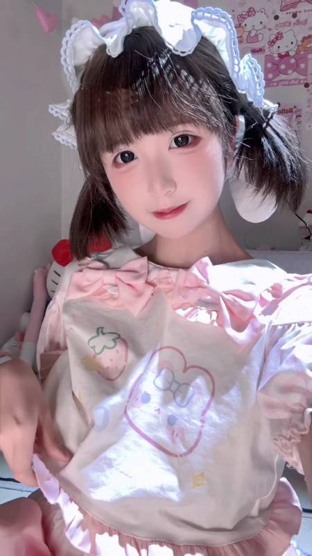 曲奇软fufu-学妹制服 2 [41p/3v/190M]