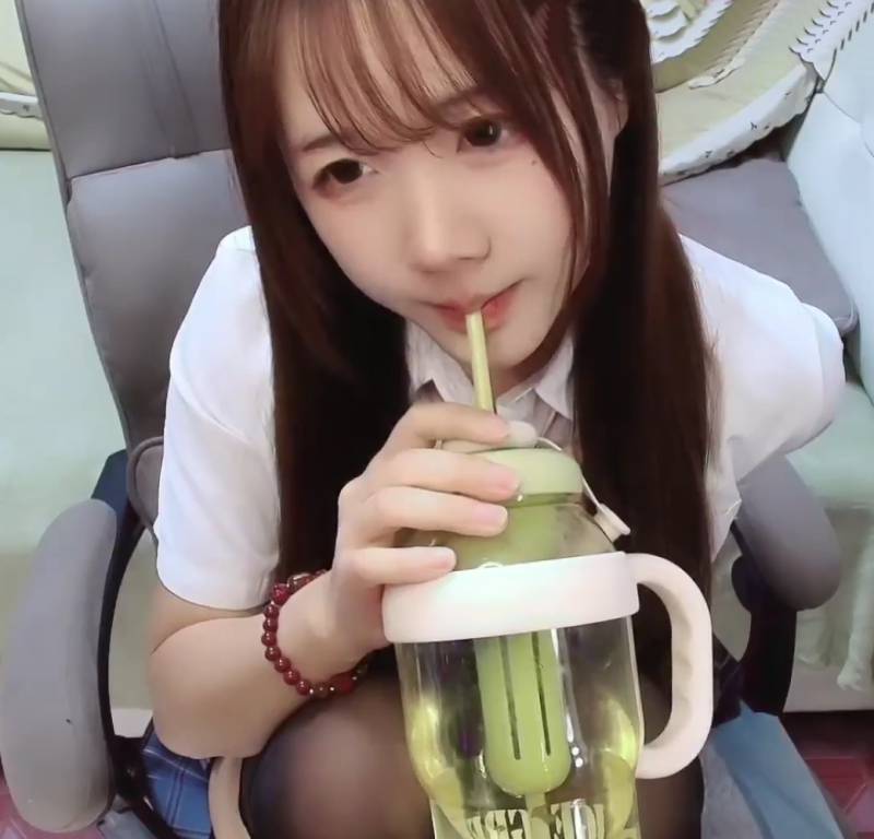 Sakura_Anne-超清纯反差JK学姐 [5v/1.70G]