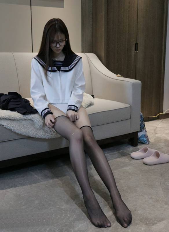 小小绘-学妹JK制服 [50p/2v/237M]