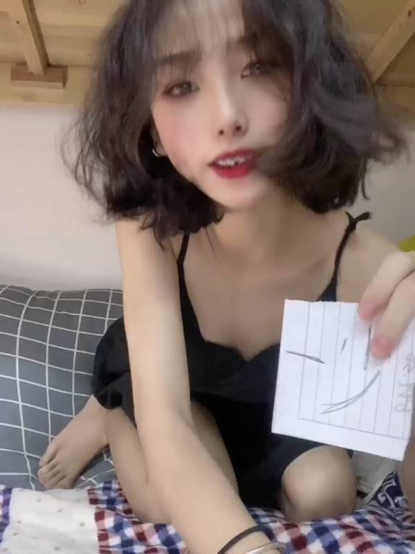 茶茶-清纯校花宿舍定制作品 [2v+532M]